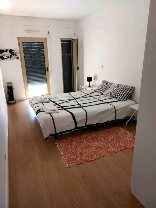 Modern And Spacious Apartment In Lisboa Esterno foto
